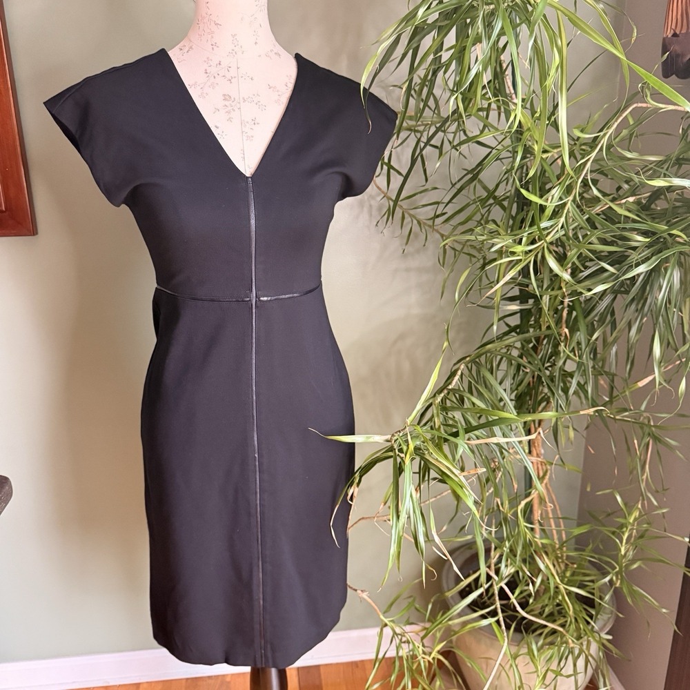 Express Black V-Neck Seamed Fitted‎ Sheath Dress Women's Size Small